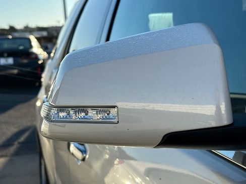 Used 2015 GMC Acadia Denali image 12