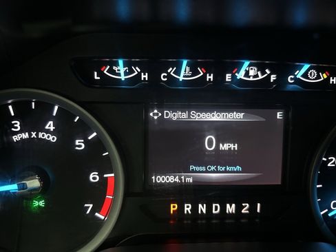 Used 2017 Ford F250 XLT w/ Snow Plow Prep Package image 16