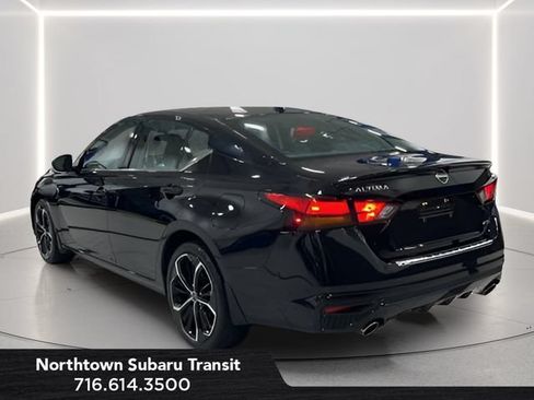 Used 2023 Nissan Altima 2.5 SR w/ SR Premium Package AWD/4WD image 3