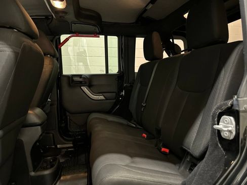 Used 2015 Jeep Wrangler Unlimited Sport w/ Quick Order Package 24S AWD/4WD image 10