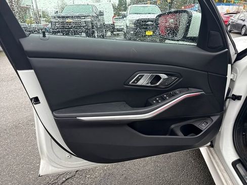 Used 2023 BMW 330i Sedan image 17
