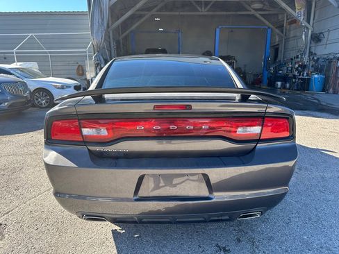 Used 2013 Dodge Charger SE image 5