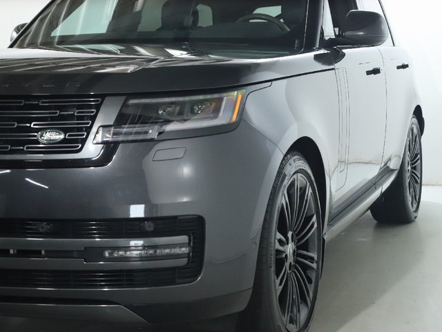 Used 2025 Land Rover Range Rover SE AWD/4WD image 14
