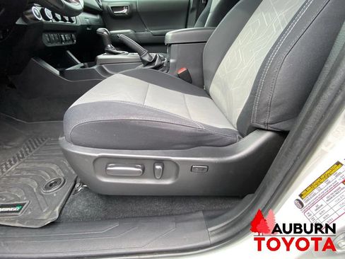 Used 2023 Toyota Tacoma TRD Off-Road w/ Technology Package AWD/4WD image 31