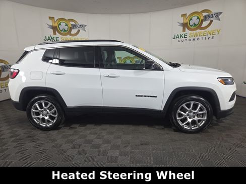 Used 2023 Jeep Compass Latitude AWD/4WD image 11