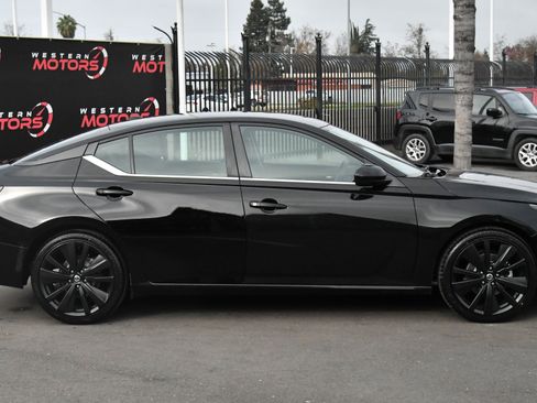 Used 2021 Nissan Altima 2.5 SR image 9