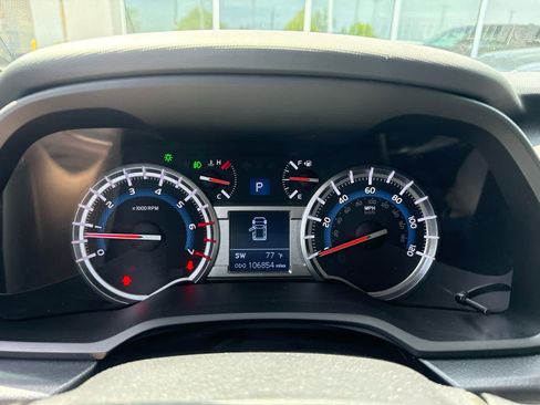 Used 2018 Toyota 4Runner TRD Off-Road Premium image 8