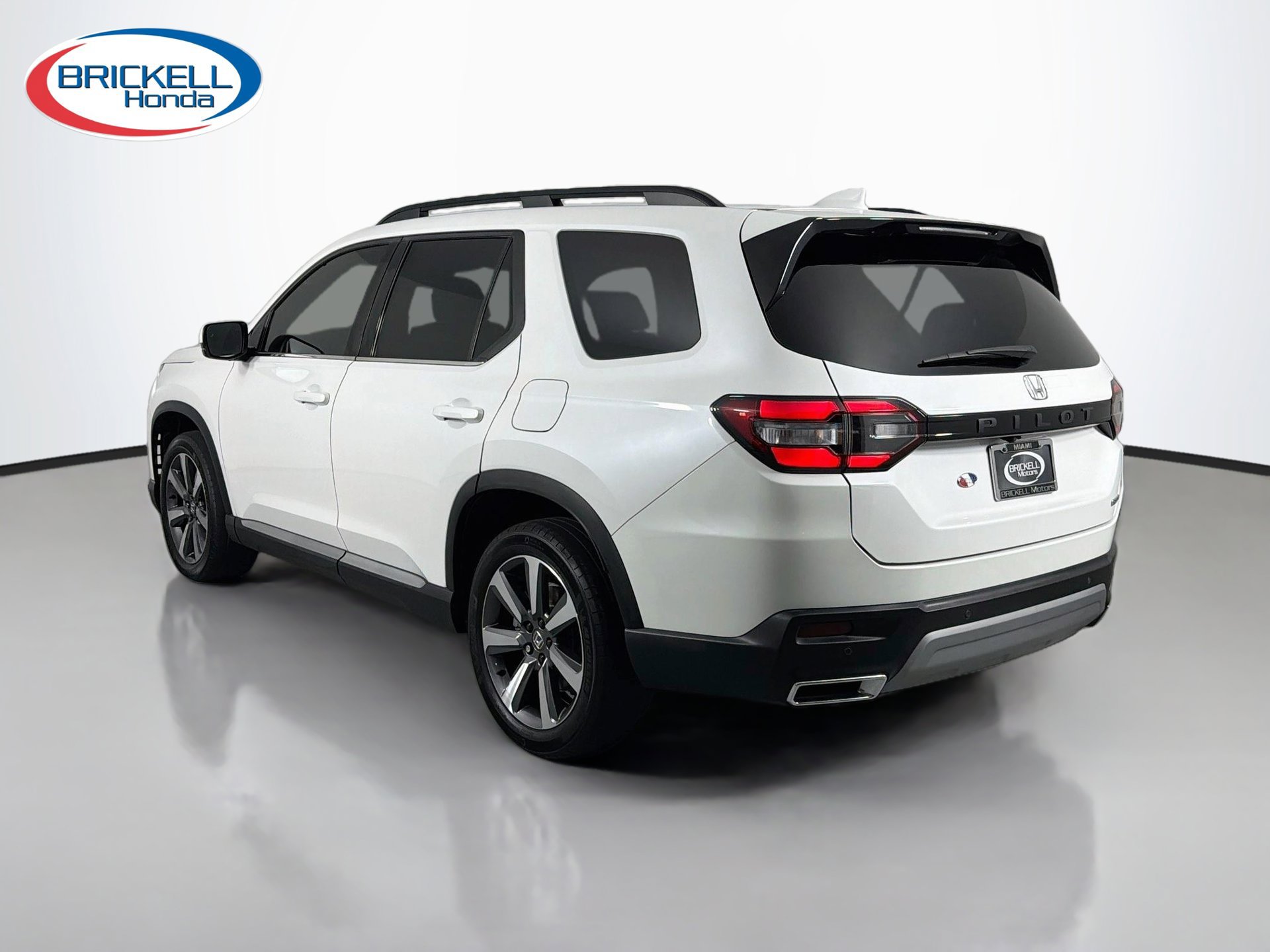 Used 2024 Honda Pilot Touring image 5