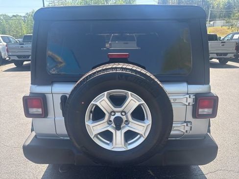 Used 2022 Jeep Wrangler Unlimited Sport AWD/4WD image 5