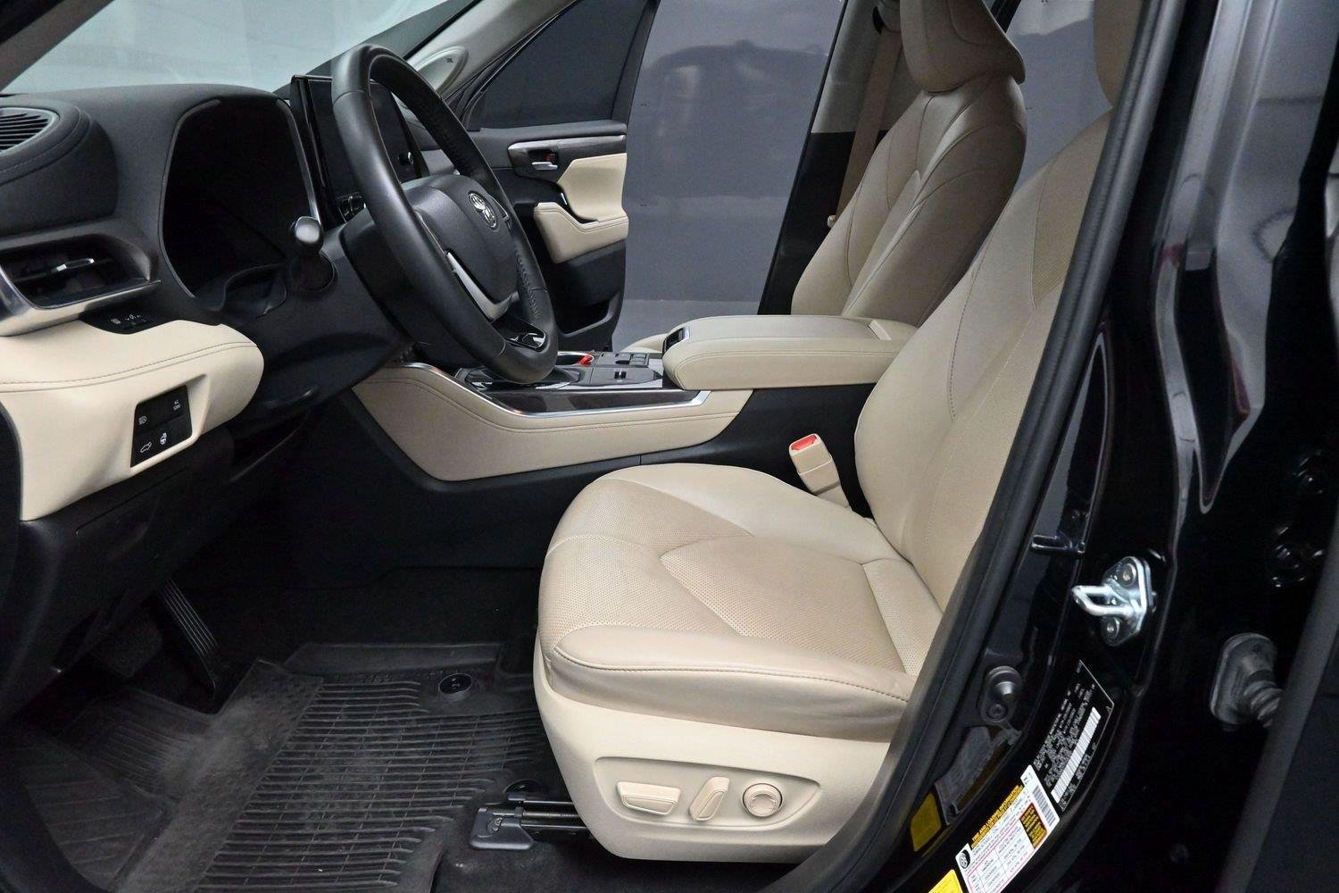Used 2023 Toyota Highlander Limited AWD/4WD image 15