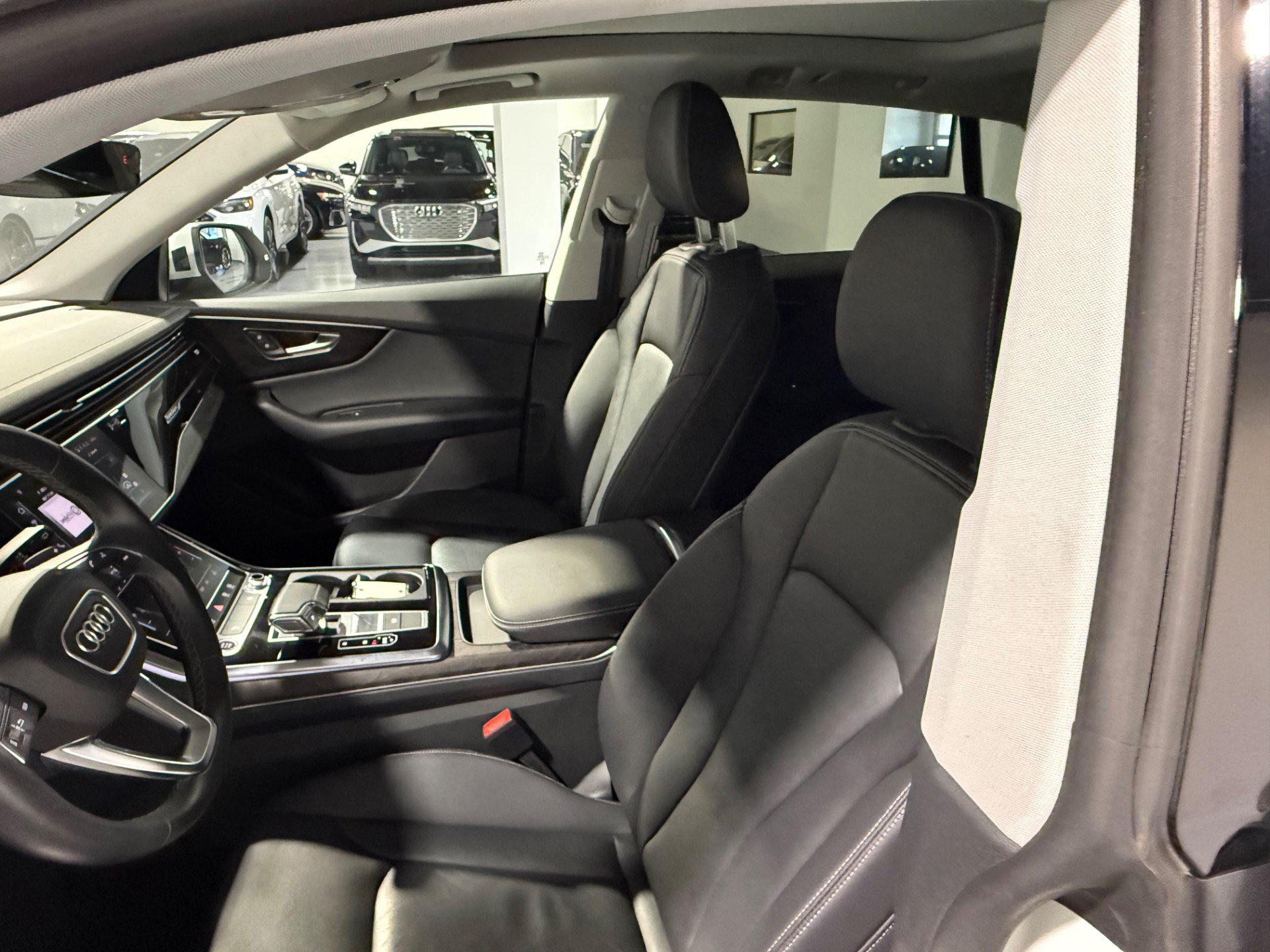 Used 2023 Audi Q8 Premium w/ Convenience Package AWD/4WD image 20