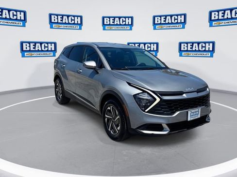 Used 2023 Kia Sportage LX AWD/4WD image 2