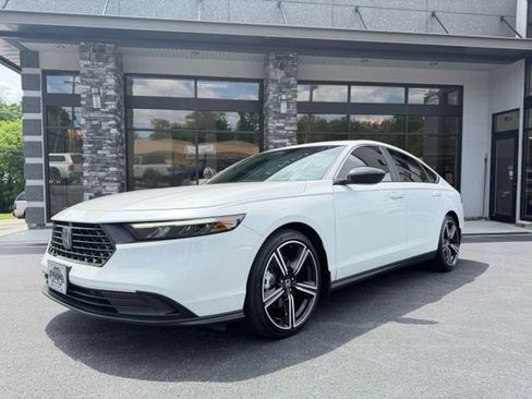 Used 2023 Honda Accord Sport image 9
