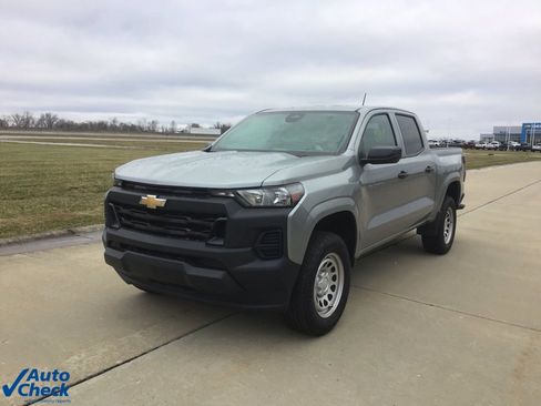 Used 2024 Chevrolet Colorado W/T w/ WT Convenience Package image 8