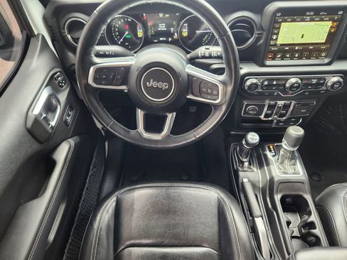Used 2022 Jeep Wrangler Unlimited Sahara w/ Cold Weather Group AWD/4WD image 27
