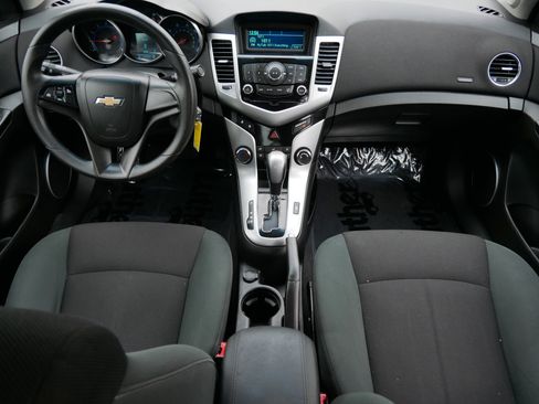 Used 2011 Chevrolet Cruze LT FWD image 10