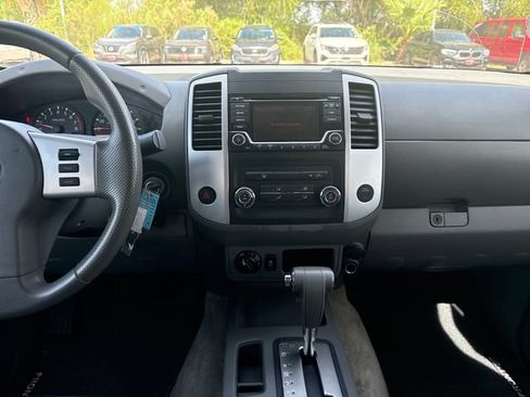 Used 2016 Nissan Frontier SV AWD/4WD image 17