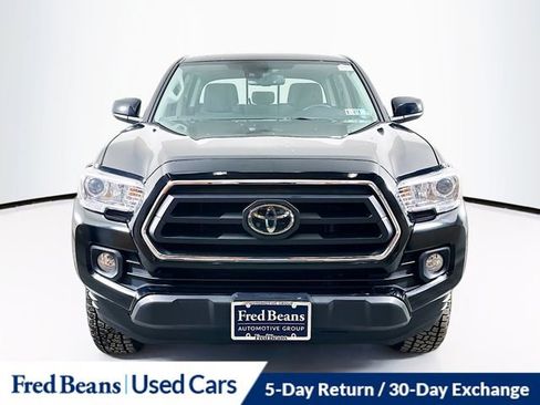 Used 2022 Toyota Tacoma SR5 AWD/4WD image 2