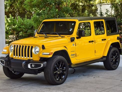 Used 2021 Jeep Wrangler Unlimited Sahara image 3