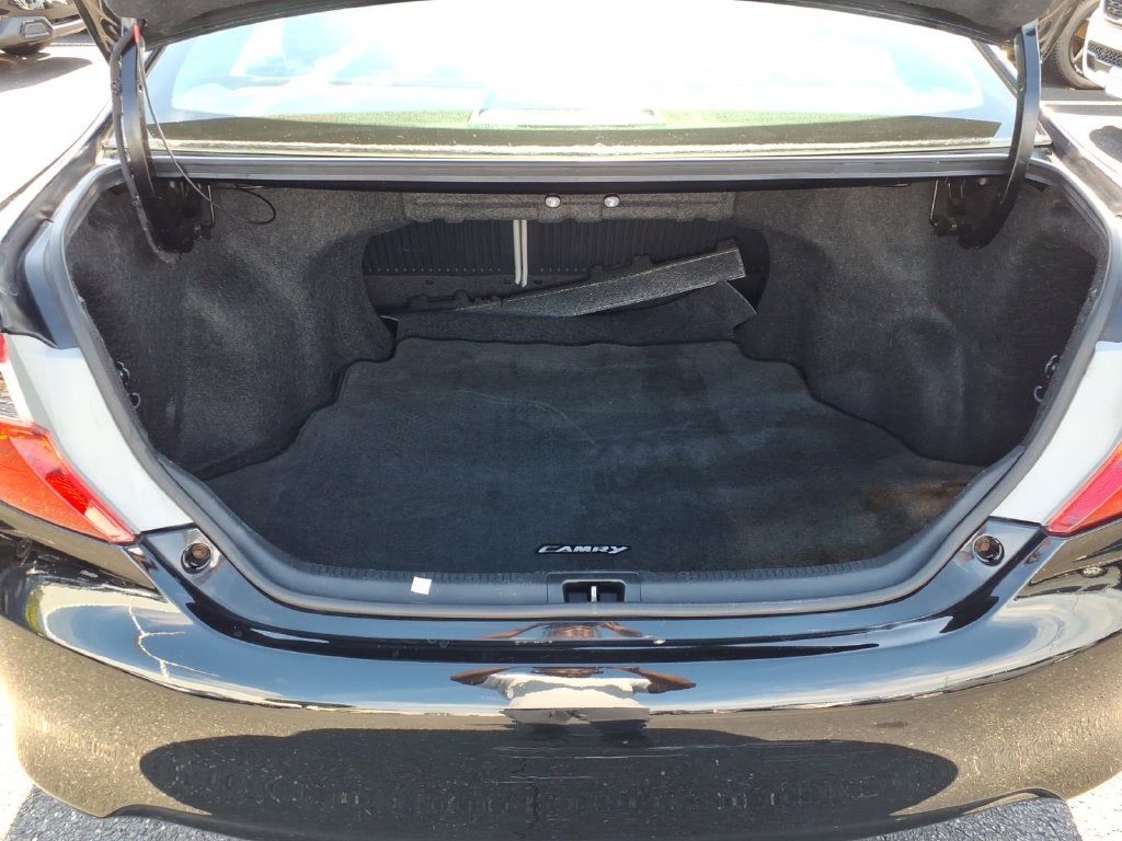 Used 2013 Toyota Camry LE FWD image 16