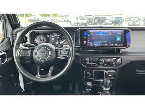 Used 2024 Jeep Gladiator Sport AWD/4WD image 19