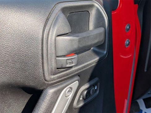 Used 2017 Jeep Wrangler Unlimited Rubicon w/ Dual Top Group image 15