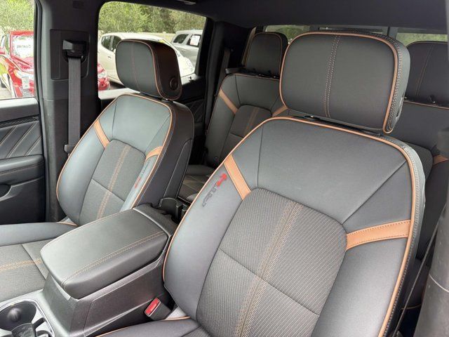 Used 2024 GMC Canyon AT4 AWD/4WD image 11