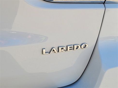 Certified 2021 Jeep Grand Cherokee Laredo image 11