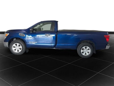 Used 2017 Nissan Titan SV AWD/4WD image 2