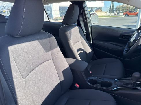 Used 2025 Toyota Corolla LE image 11