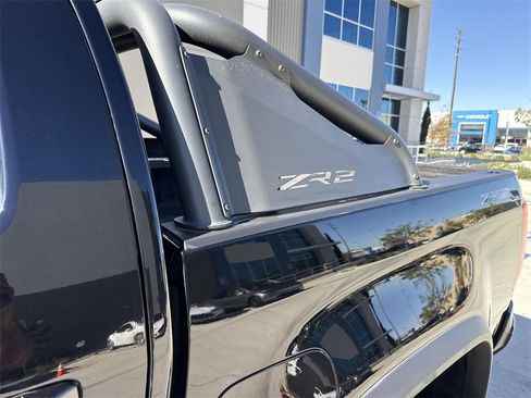 Used 2019 Chevrolet Colorado ZR2 w/ ZR2 Midnight Special Edition image 31