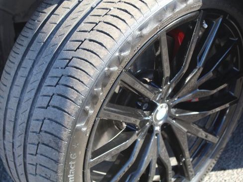 Used 2024 BMW X6 xDrive40i w/ Premium Package image 14