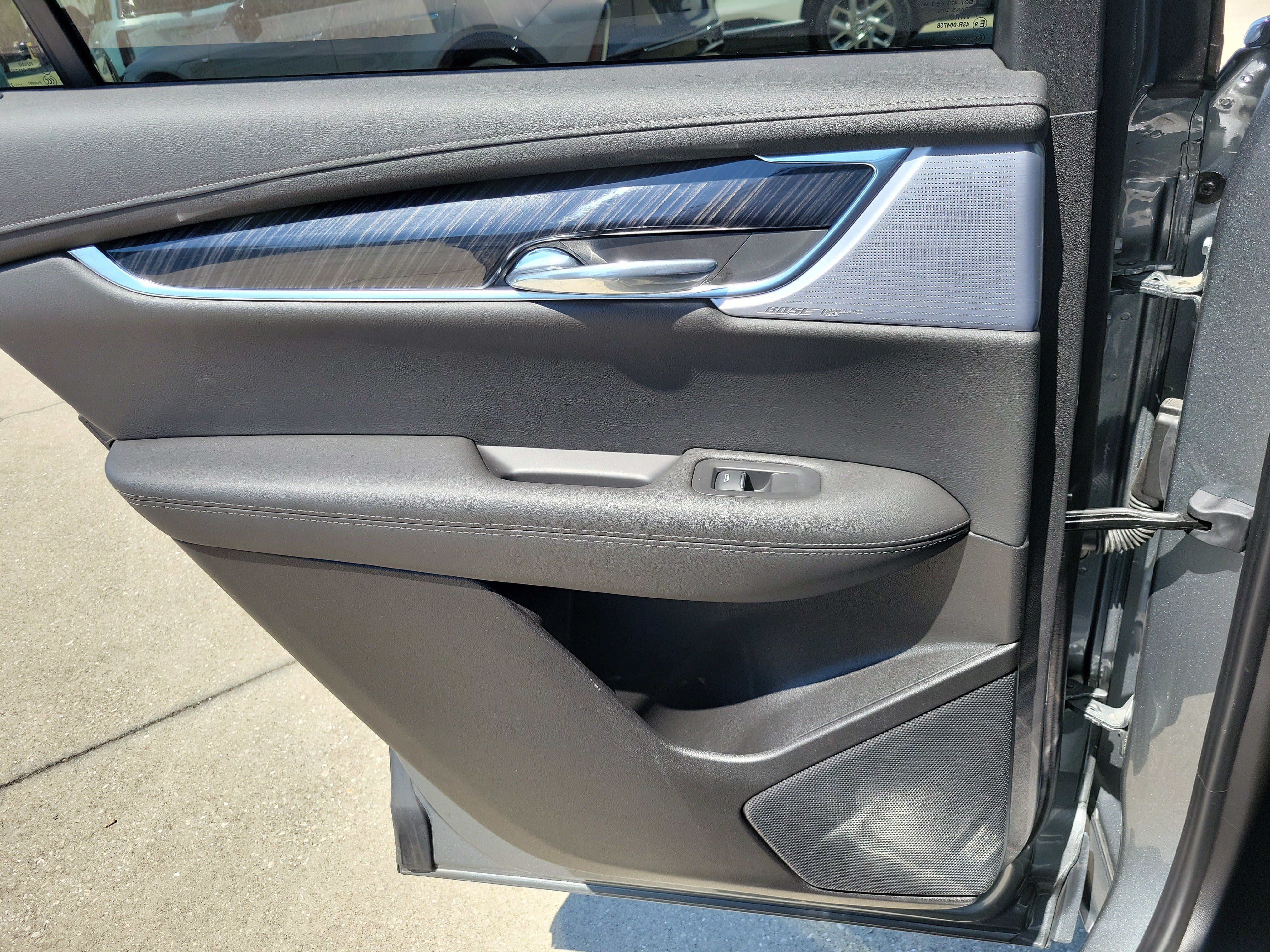 Certified 2024 Cadillac XT6 Premium Luxury w/ Technology Package AWD/4WD image 16