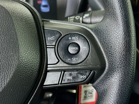 Used 2022 Toyota Corolla LE image 17