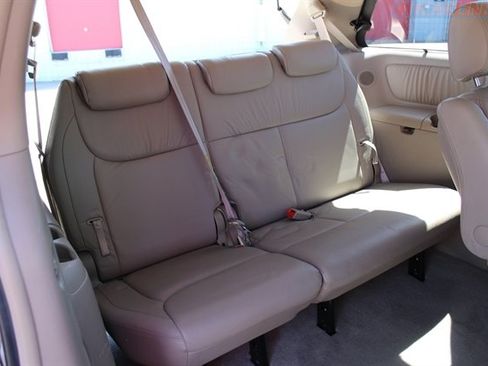 Used 2005 Toyota Sienna XLE Limited AWD/4WD image 36