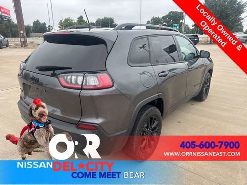 Used 2023 Jeep Cherokee Altitude Lux image 5