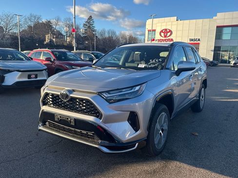 New 2025 Toyota RAV4 SE image 3