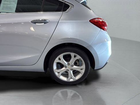 Used 2017 Chevrolet Cruze Premier w/ Enhanced Convenience Package FWD image 22