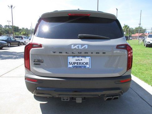 Used 2022 Kia Telluride EX w/ EX Premium Package image 4