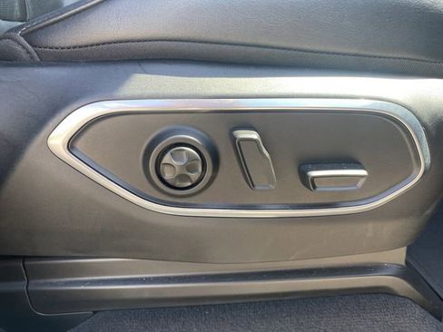 Used 2024 Jeep Wagoneer L Series II image 15