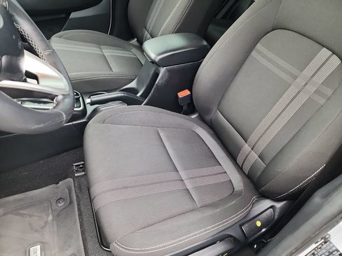Used 2024 Hyundai Venue SEL FWD image 15