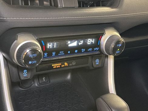 Used 2021 Toyota RAV4 XLE w/ Convenience Package image 28