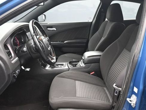 Used 2022 Dodge Charger SXT w/ Blacktop Package AWD/4WD image 7