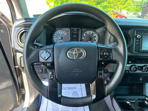 Used 2018 Toyota Tacoma SR RWD image 12