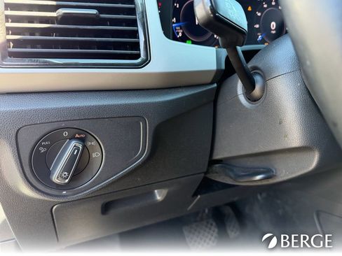 Used 2023 Volkswagen Atlas SE image 26