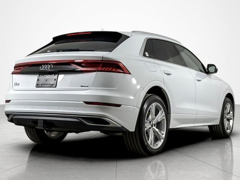 Used 2023 Audi Q8 Premium Plus AWD/4WD image 5