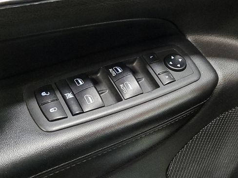 Used 2018 Jeep Grand Cherokee Limited AWD/4WD image 27