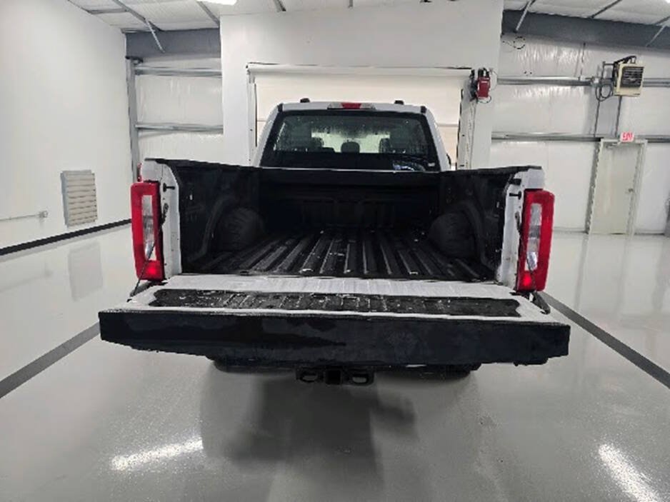 Used 2023 Ford F250 XL w/ FX4 Off-Road Package AWD/4WD image 9