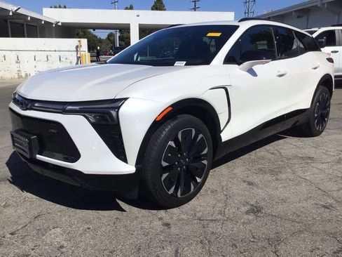 Used 2024 Chevrolet Blazer EV RS AWD/4WD image 2