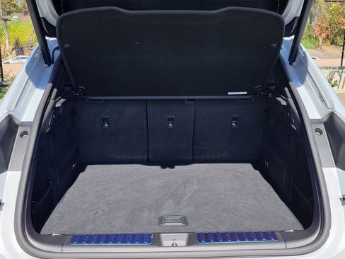 Used 2025 Porsche Macan Electric image 31